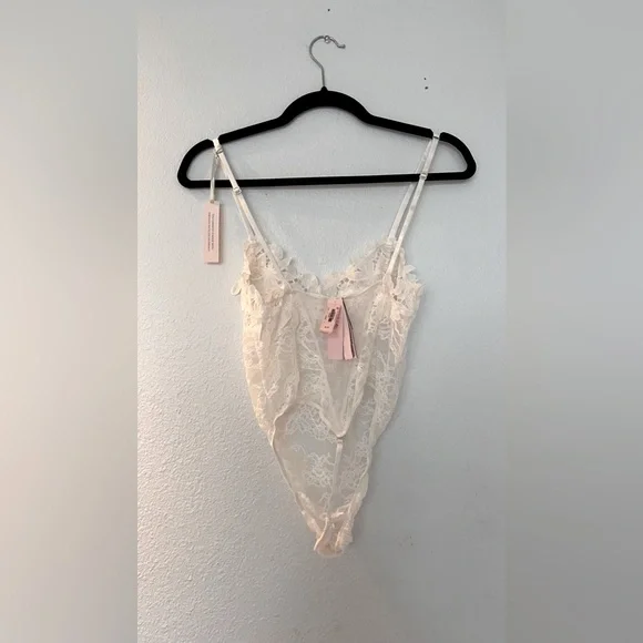 NWT VS SHEER WHITE LACE BODYSUIT TEDDY LINGERIE SMALL - Picture 2 of 5